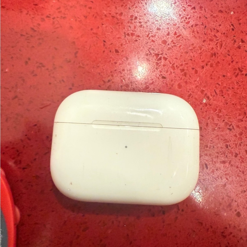 AirPod Pro Left Ear & Case